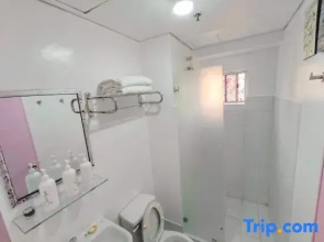 "Budget - No Frills" One Bedroom Condo near Manila Airport With Kitchen. Ideal for transient. 10K