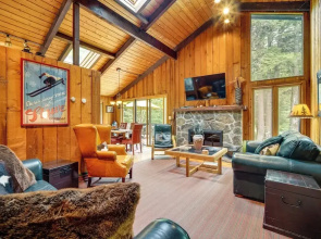 Jamaica Vacation Home w/ Deck: 8 Mi to Skiing!
