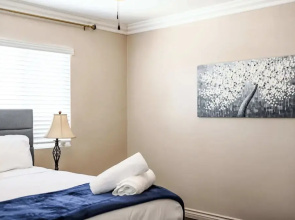 Modern Family Home w Full Amenities & Near ONT