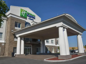 Holiday Inn Exp Richwood Cincinnati S