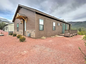 Hot Tub, Deck & Mtn View: Lavish Cabin in Pine!