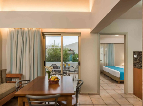 Elotis Suites