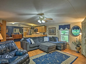 Hot Tub & Deck: Tranquil Home Near Grand Lake