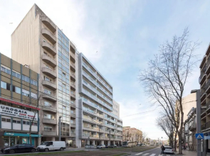 LovelyStay - 1BR Flat with Stunning Views over Porto