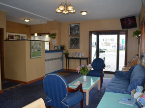 Hyannis Host Inn
