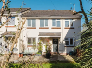 Corner House - Bright 2BD in Cheltenham