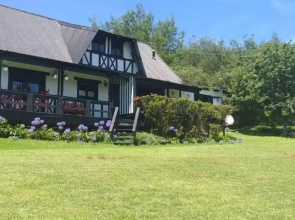 Woodcutters Guest House & Cottage