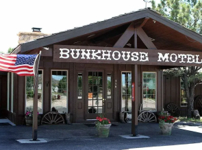 Bunkhouse Motel