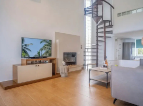 NG Villas Polichrono