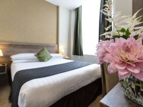 Kensington Gardens Hotel