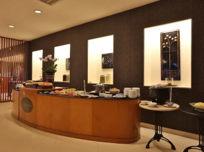 Ritzy Hotel Manado