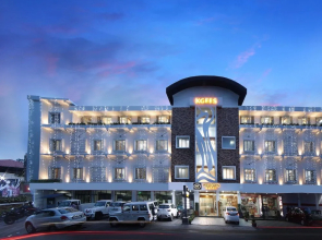 Kgees- HillTown Hotel