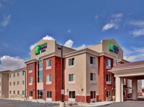 Holiday Inn Express Hotel & Suites Albuquerque Airport by IHG