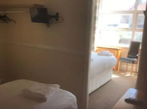 Hotel 242