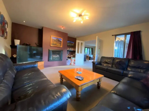 10 Tarndale Place