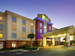 Holiday Inn Express Hotel & Suites Uvalde by IHG