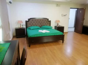 Capital O 90653 Maxwell Inn Boutique Hotel
