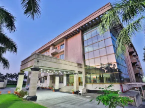 Biznotel by Pride Bharuch