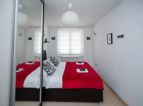 Bright 1bdr Apartment in the City Center
