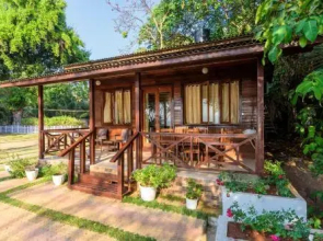 SaffronStays Little Paradise