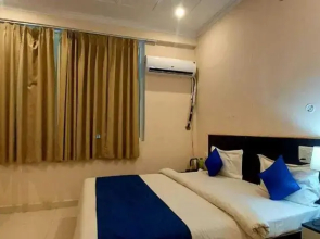 OYO 93524 Hotel Kashi Kothi