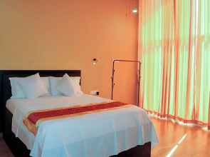 Woody Crest Hotel