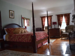 New Hampshire Mountain Inn