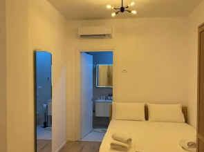Noon Properties 3 Beachside Studio in Dh rmi