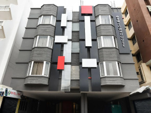 OYO Townhouse 174 Gandhipuram