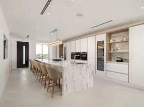 Luxury 4-bedroom Oceanfront Oasis