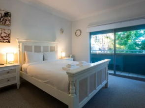 Lovely Shenton Park Townhouse