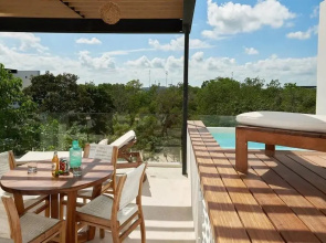 Romantic Penthouse Studio Get Away With Private Splash Pool- PENT HOUSE 3 B- By Salt-Kisses