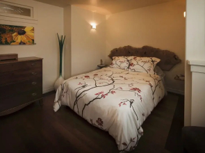 Hammond Bay Artful Suite