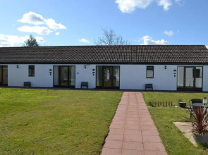 Number 4 - Lytton Tree Lodge, Reydon, Southwold