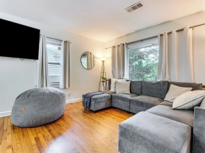 Walk to Golf: Cozy Home w/ Lush Yard in Atlanta!