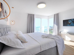 Villa Iva With sea View and Pool
