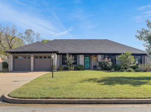 Pet-friendly Home w/ Yard: 8 Mi to Downtown Tulsa!