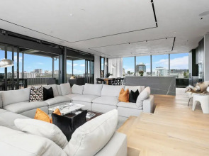 France Street Apartments by Urban Rest