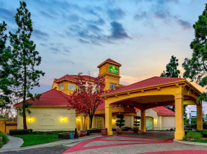 La Quinta Inn & Suites by Wyndham Fremont / Silicon Valley