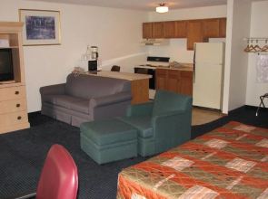 Canterbury Inn & Suites