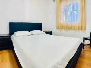Royal Apartments , Blvd Nitza 8