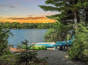 Tranquil Waterside by Avantstay Lakefront + Dock, Game Room, Views