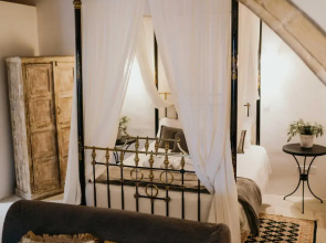 Apanemia Inn