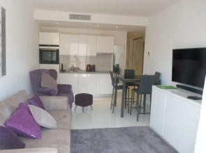 Two Bedroom Apartment Next to the Croisette in Cannes a Short Walk to the Palais des Festivals - 1961