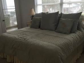 Eagle Cay Condo