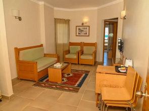 Eagles Downtown Zahabia & Beach Resort