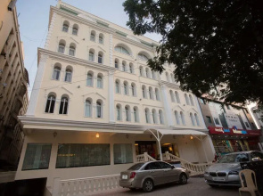 Royal Reve Hotel