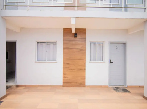 Aptos com Piscina e AC Brazilian Corner