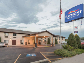Baymont by Wyndham Hot Springs