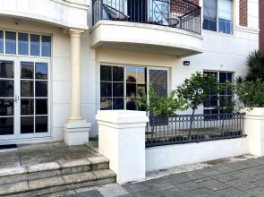 Modern 2 Bedroom Apartment in Perth